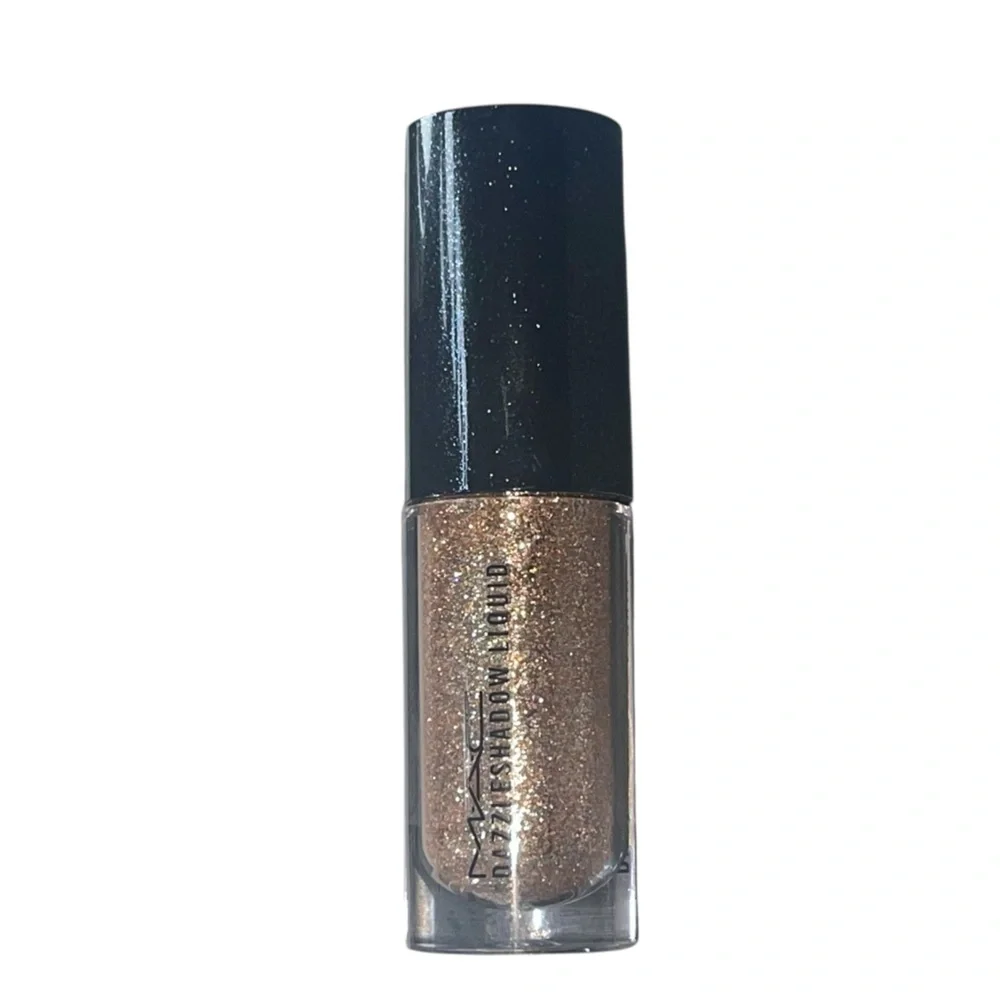 MAC new in box Flash & Dash glitter eye shadow.